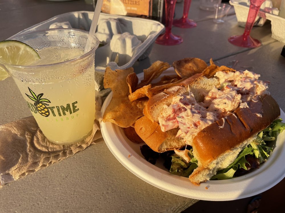 The Boat Yard Waterfront Bar And Grill At Tobay Beach